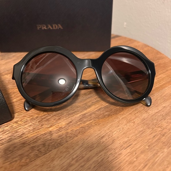Prada black and tortoise shell round sunglasses - Picture 1 of 10